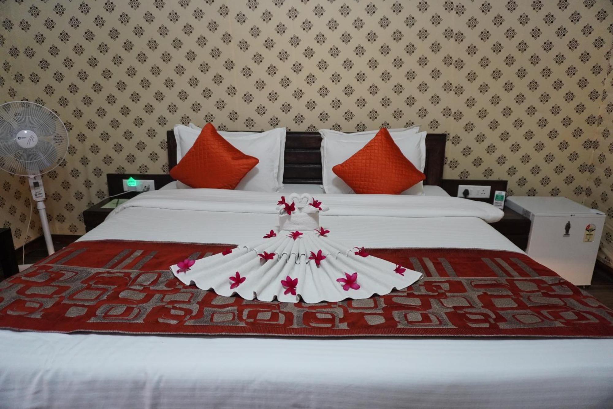 Praveg Tent City Narmada, Statue Of Unity Kevadia ภายนอก รูปภาพ